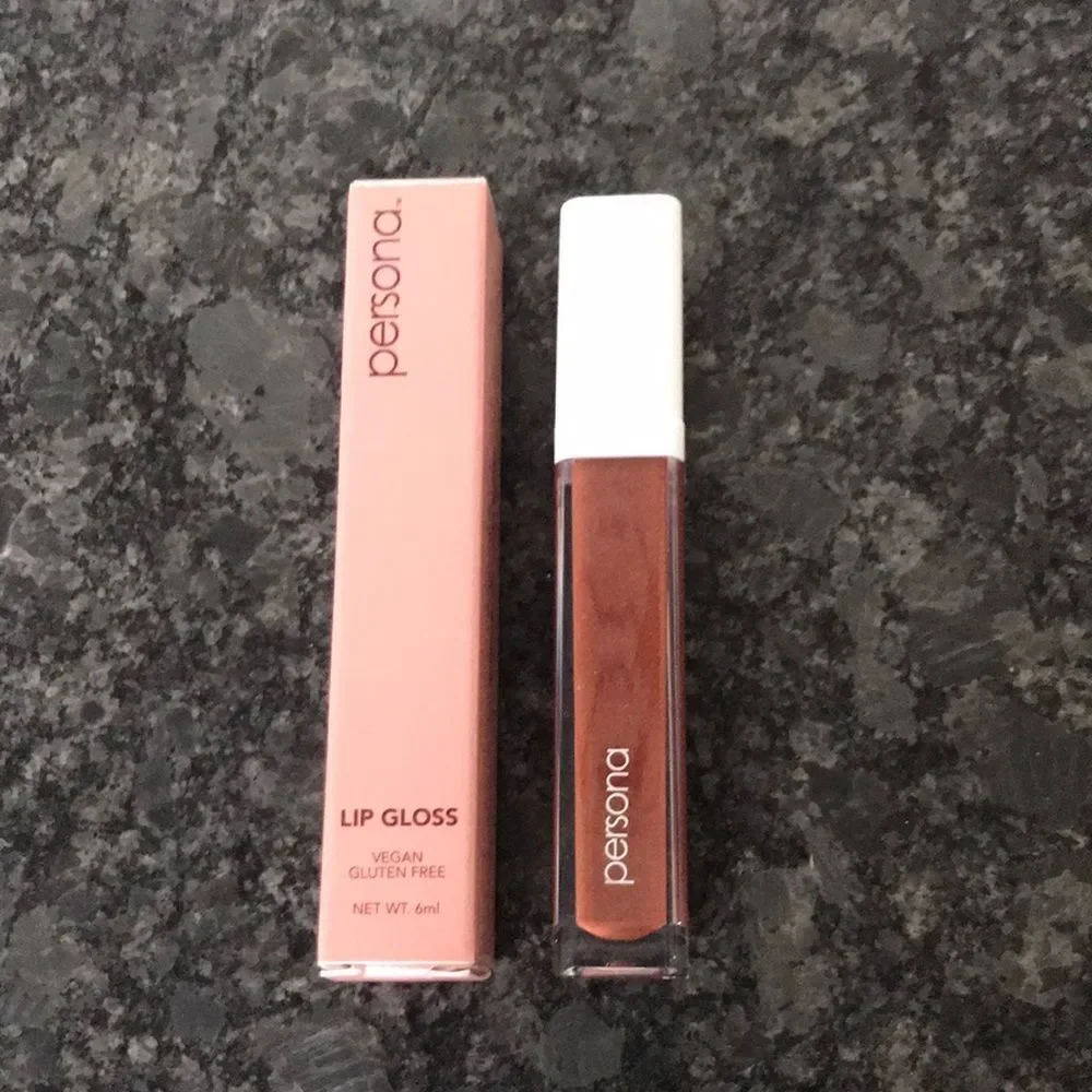 Persona Cosmetics Season One lip gloss in Toffee warm nude slight vanilla scent